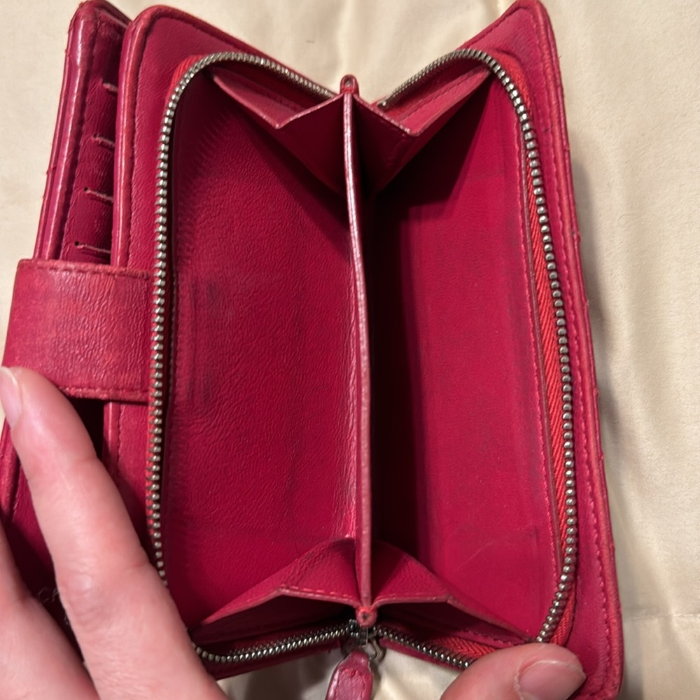 CHANEL • CC French Lambskin Wallet (RARE COLOR) - Picture 4 of 12